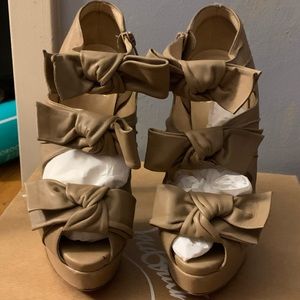 Christian Louboutin madame butterfly Booty